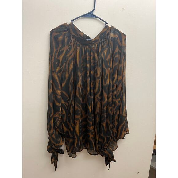 H&M TIGER PRINT BOW SLEEVE BLOUSE - Picture 6 of 6